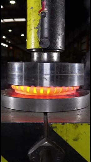 1000°C Red-Hot Bearing Cage vs Hydraulic Press | Extreme Steel Crush 🔥