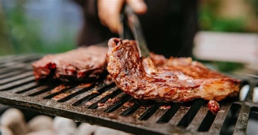 Cómo hacer carne a la parrilla y que quede tan tierna que se corta sin necesidad de cuchillo