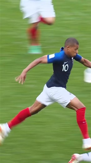 Les compétences des joueurs #futebol #futebolbrasileiro #france #CR7 #mbappé