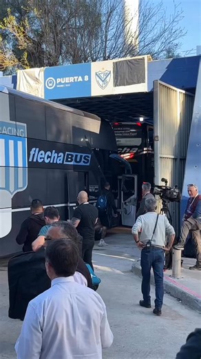 LA LLEGADA DE #RACING AL ESTADIO JOSÉ AMALFITANI 🏟️ | Racingmaníacos