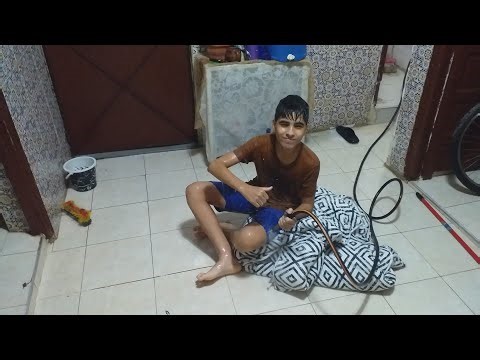 تحدي اكبر مسبح في المنزل🙂😱مع اخي عبد الصمد اكبر مسبح