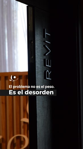 Centro Revit on Instagram: "👉🏻 Bajar de peso no falla por falta de voluntad. Falla cuando se empieza sin preparar el cuerpo. El nuevo Protocolo SLIM de Revit no busca forzar resultados, sino ordenar el organismo para que el descenso sea una consecuencia. Tres meses. Tres etapas. Un proceso que se sostiene. 🤍🙌🏻"