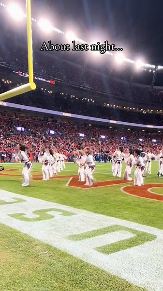 Denver Broncos Cheerleaders Recap Monday Night Football