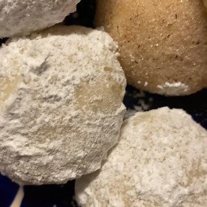 Mexican Cookies! Bake three different style Mexican cookies using one dough recipe. each style varies slightly with the ingredients, but so easy! Colored Polvorones, Mexican Wedding Cookies and Cinnamon Anise Polvorones(with or without pecans)! Enjoy! https://pinaenlacocina.com/polvorones-con-anis-y-canelamexican-wedding-cookies/ | La Piña En La Cocina