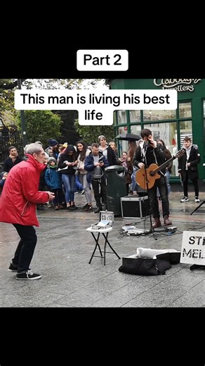 Street Dance and Air Guitar Busking: Fluteloops Live