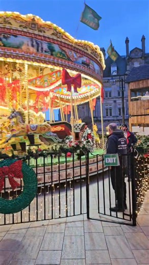 Fairground ride Birmingham City centre, Birmingham Christmas rides #birmingham #christmasdecor #uk #Christmas | UK Birmingham Travel & Events