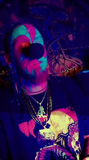 #theouterlimits #maniccircus #fruitloops #Juggpower #ZorktheAlien #Aliensdoexist #NoFlaws #Von #ExtraterrestrialVibes