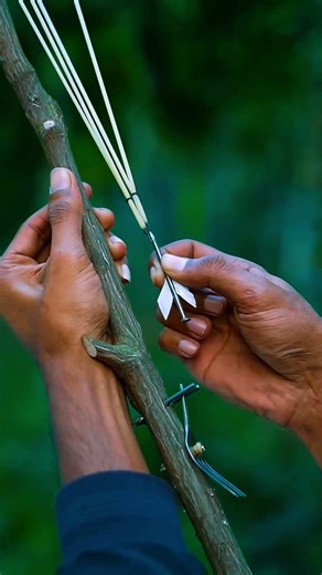 DIY Professional Slingshot from Tree Branch | Homemade Survival Tool 🏹