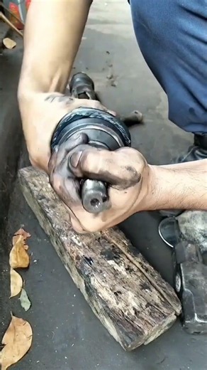 proses pemasangan koret boot cv joint #otomotif #tipsmobil #cvjoint #youtubeshorts