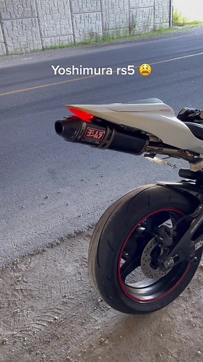 Revving the Yoshimura RS5 on a CBR1000RR | Honda Freestyle Fridays!