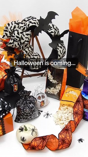 🎃👀 Halloween is creeping up! Get all your packaging tricks & treats from Paper Mart during the spooky season. From eerie to adorable, we’ve got the perfect supplies to showcase your ghoulish goodies 👻 #HalloweenPackaging