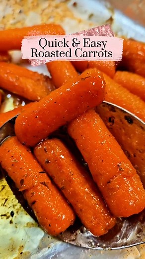 The Craftologist on Instagram: "Honey Glazed Roasted Carrots •2 lbs baby carrots •1/4 cup melted butter •1/4 cup olive oil •1/3 cup honey •1/2 tsp Italian seasoning •1/2 tsp salt •1/2 tsp garlic powder •1/4 tsp black pepper •1/4 tsp parsley Rise & dry carrots. Throw onto a sheet pan & cost in the honey sauce mixture. Make sure all carrots are coated. Bake at 400°F for 30-40 minutes or until fork tender. Or Air fryer - 400°F for 15-20 minutes Personally, I loved throwing these in the oven to roas