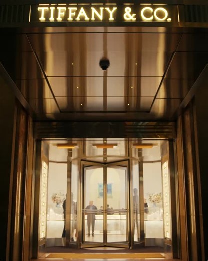 Celebrating the unveiling of our latest trophy at The Landmark with Robbie Williams. Crafted in collaboration with FIFA for the FIFA Club World Cup™, the trophy symbolizes our 160-year legacy of creating the world’s most revered symbols of athletic achievement. #TiffanyAndCo #FIFACWC #CraftingVictory #TakeItToTheWorld Discover more: https://www.tiffany.com/stories/guide/sporting-trophies/soccer-trophies/?omcid=sm-us_social-owned_fifa&utm_medium=social_media-us&utm_source=social-owned&utm_campaig