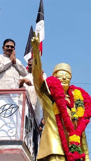 #AMMKRemembersMGR பொன்மனச்செம்மல் புரட்சித்தலைவர் எம்ஜிஆர் அவர்களின் திருவுருவ சிலைக்கு மாலை அணிவித்து மரியாதை செலுத்தினார் கழகப் பொதுச்செயலாளர் திரு. #TTVDhinakaran அவர்கள் #ttv_pressure_cooker #kurichi #coimbatore | Jaya Shimman