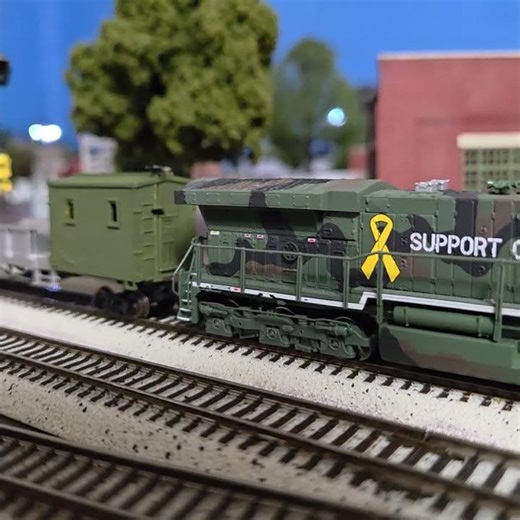 N Scale Army Crane