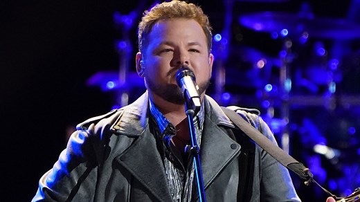 Josh Sanders makes Team Reba proud with a SOULFUL performance of "Black Water" by Doobie Bros. 🎶🎸 | The Voice