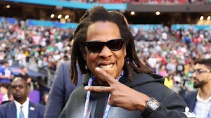 JAY-Z Wows Fans In Paris With Fire Performance Of ‘N-ggas In Paris’ - HipHopDX