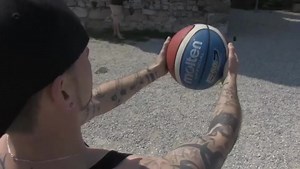 How to do a arm roll 🏀👍💯 #conmanbasketball #basketball #Streetball | Tom "Conman" Connors