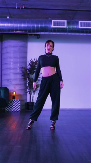 @Nicole Kirkland doing her thing, and back in the Kompound with ANOTHER beginner heels tutorial ⚡️👠 link in bio to subscribe 😻 #dance #dancetutorial #dancer