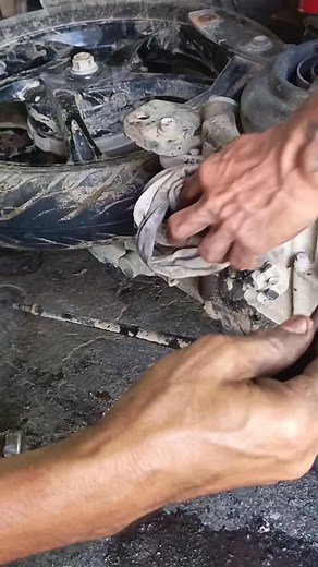 155K views · 570 reactions | Center stand pull out Stuck up. #fblifestyle | JunJun Wrks | Facebook