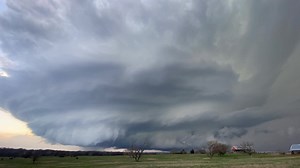 What an INSANE MONSTER of a tornado warned storm, West of Tyro, Kansas and East of Caney, KS in Southeast Kansas earlier this evening! We hope you all enjoy this short Timelapse! LSC/Josh Napper & Tyler Schlitt | Live Storm Chasers