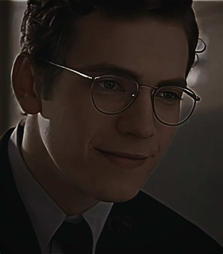 He’s calling me btw #stephenglass#stephenglassedit#haydenchristensen#haydenchristensenedit#shatteredglass#shatteredglassedit#lanadelrey#fyp