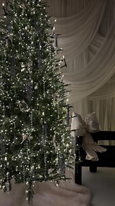 The dramatic drapery AND bow detail is absolutely stunning in this holiday install from @soultuary. We love an original vision 👏🏻👏🏻👏🏻 #holidaydecor #draperydesign #bowdetail #originalvision #interiorinspo #festivedecor #designinspo | eFavormart