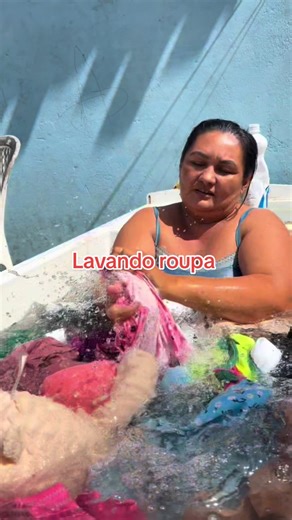 Lavando Roupa na Piscina: Uma Experiência Única