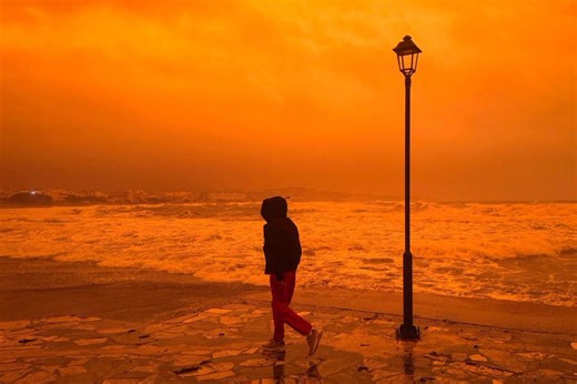 Saharan dust turns Crete orange, flights diverted