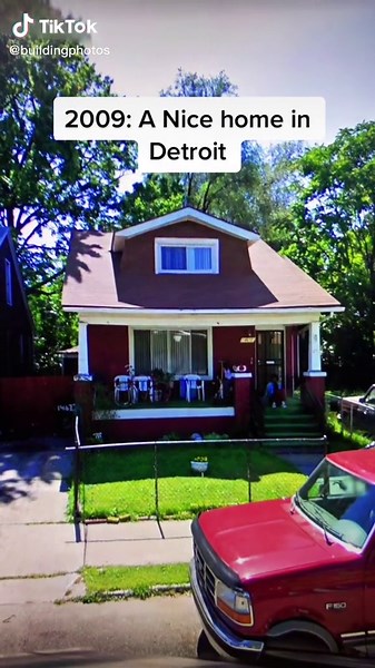 Exploring an Abandoned Home in Detroit, Michigan