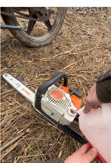 STIHL MS 180 Maintenance and Fueling Guide