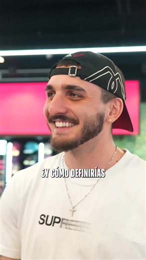 Hace un mes @manuginobili conocía #NBA #Store #Argentina. Y para vos, que simbolizá #Ginobili ?👇