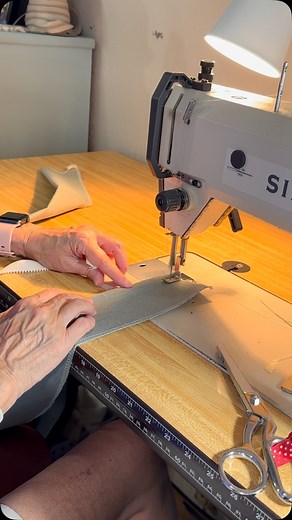 Pillowpods | pillow artist on Instagram: "🪡🧵There are lots of ways to add zippers to boxed cushion covers, but this is the one that changed everything for me. It’s clean, easy, and repeatable. Once I figured it out, I never looked back! ✨I don’t offer boxed cushions in my Etsy shop but you can always DM me for custom makes! #sewingreel #sewingtutorial #zipperhacks #cushioncovers #diyhomedecor #sewingtips #handmadehome #sewinginspiration #pillowlove #bohochicdecor #zerowastesewing #sewingcommun