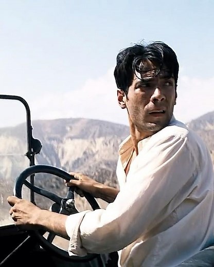 Elephant Chaos on a Hollywood Hill?! Babylon’s Wildest Opening Scene! 🐘🚛😱