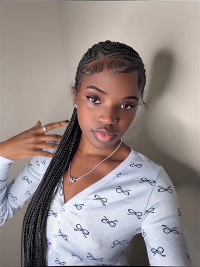 🧛🏾‍♀️