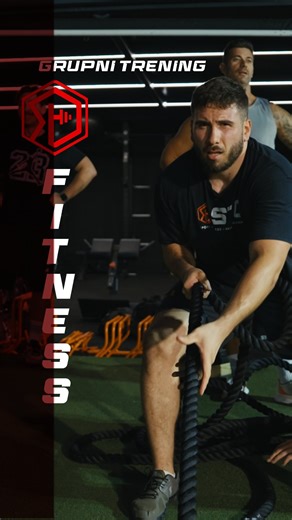 STC - SPORT | FITNES | REHAB | EDUKACIJA on Instagram: "🟥⬛️ SMART TRAINING CENTAR ▫️STC GRUPNI TRENINZI Čekaj malo..., vrati film unatrag. Kad si bio fizički i mentalno najspremniji? Kad si zadnji put imao energiju, snagu i brzinu na vrhuncu? 🎯 Ako želiš ponovno taj osjećaj – naši treninzi su stvoreni za tebe. ▫️ ZAŠTO BAŠ STC? ▫️ Provjeren program Godinama treniramo rekreativce i sportaše – rezultati govore za sebe. ▫️ Razvijamo cijelo tijelo i sve sposobnosti Ne samo jakost – dizanje utega n