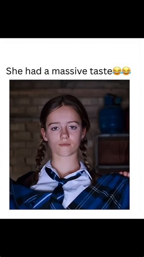 _.Bubblegum._._ on Instagram: "🎬 Cashback (2006) 🕰️🎨💤 🎥 1h 42min • Drama • Romance • Fantasy 🎞️ After suffering a breakup, art student Ben develops insomnia. To pass time, he takes a night shift at a supermarket, where his vivid imagination lets him pause time and explore the beauty of everyday moments. A visually poetic film about love, time, and artistic escape. 📈 𝐑𝐚𝐭𝐢𝐧𝐠𝐬: IMDB – 7.1/10 Rotten Tomatoes – 48% Metacritic – 54% Amazon – 4.3/5 🎦 𝐖𝐚𝐭𝐜𝐡 𝐨𝐧: • Prime Video • Tubi