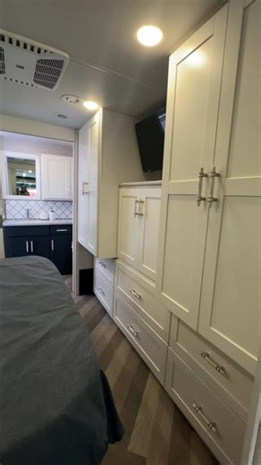 From weekenders to full-timers — the 2025 Winnebago Adventurer 35F checks every box #rvlife #rvtour