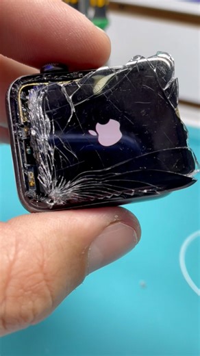 3K views · 26 reactions | como restauramos esta pantalla de Apple Watch ⌚️﫣✅ #lacasadelapplewatch#apple #pantalla #cristal | La casa del Apple Watch | Facebook