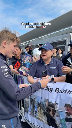 Where would you put your Williams sticker? 🤔💙 #f1