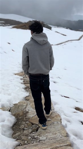 kri_श 🖤 (@krish.gurung21)’s videos with original sound - kri_श 🖤