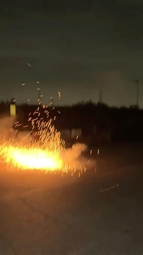 Il primo Mini Thunder dell’anno 😍😬 #fireworks #polverine #pyro #shellcracker #rocket #petardi