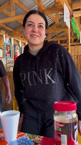 1.9M views · 92K reactions | Llegué a comer gorditas en la sierra y sorprendimos al señor con una norteñita 流 Vean cómo se puso hasta a cantar  | Janeth Valenzuela | Facebook