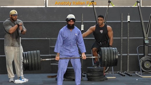 72K views · 702 reactions | The King Anatoly!藍 #anatoly #anatolyprank #prank #scherzi #scherzo #power #powerlifting #bodybuilding #body #VladimirShmondenko #cleaner #anatolygym #Elitepowerlifter #powerlifter #32kgmop #32kg #mop #heavymop | Anatoly Italian Fans | Facebook