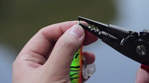 SAMSFX Locking Aluminum Fishing Pliers Saltwater Braid Line Cutting Split Ring Opener with Coiled Lanyard,Sheath, Quick Knot Tool and Zinger Retractors (Silver & Blue Straight Pliers + Camo Sheath)