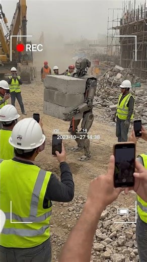 This Construction Robot Carries Heavy Loads Easily 🤖 | Future Work