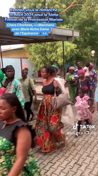 Procession Mariale avec Marie notre Dame de l’Espérance
