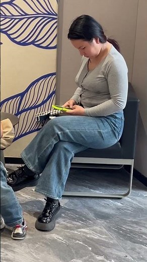 Chinese busty mom 👩 in the coffee shop.Chubby woman beautiful girl