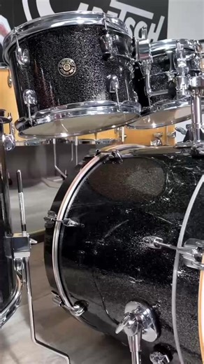 Exploring the Features of a Full Drum Set