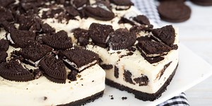 This 5-Ingredient Oreo Dump Cake Is a Fan-Favorite TikTok Dessert